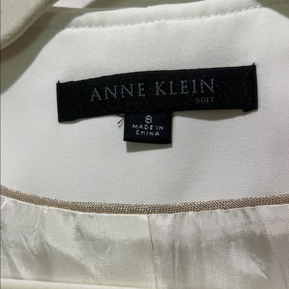 Anne Klein Elegant Cream Ruffle Jacket with front tie Excellent Condition Size 8 - Picture 2 of 8